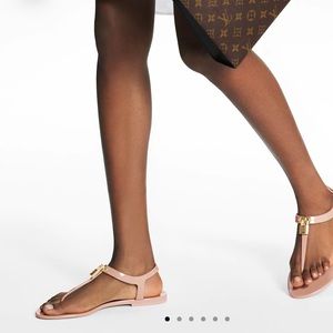 Louis Vuitton Bikini Flat Sandal (AMKS1AGONUN400)